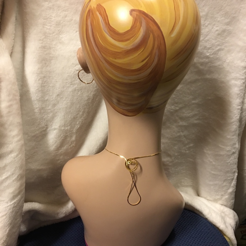 Vintage lady head mannequin ( Earrings & Necklace not included) - Picture 3 of 8